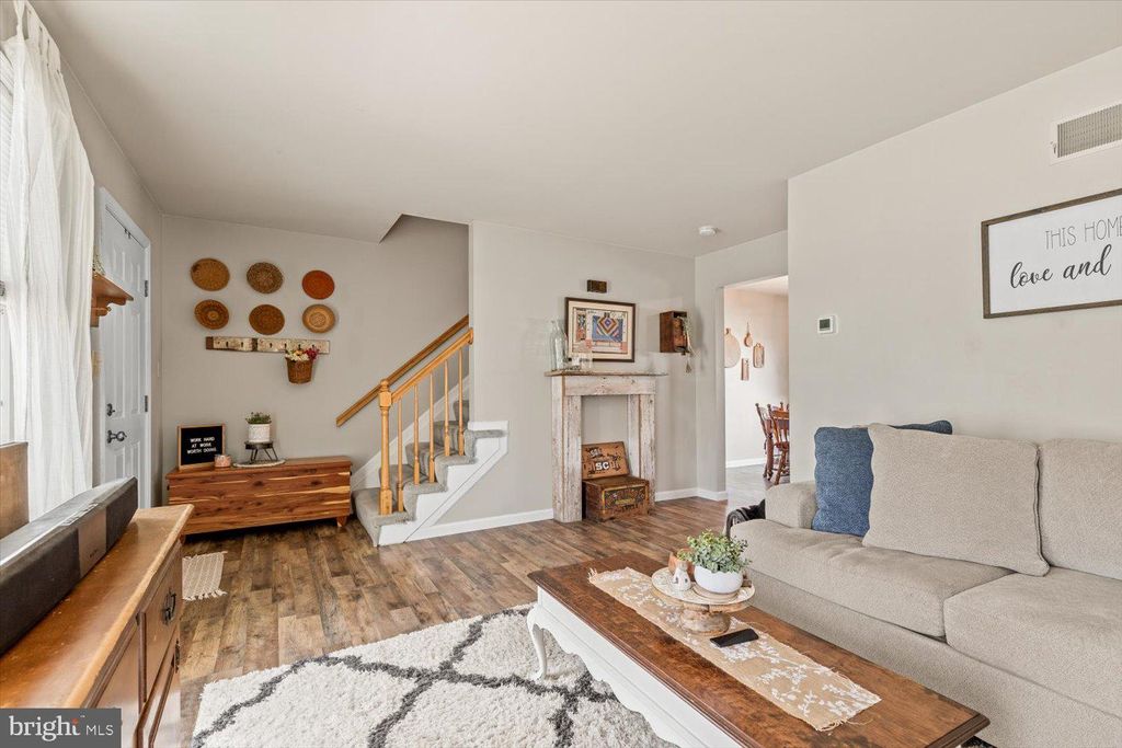 Photo of 556 MOUNT GRETNA RD, ELIZABETHTOWN, PA 17022 (MLS # PALA2032328)