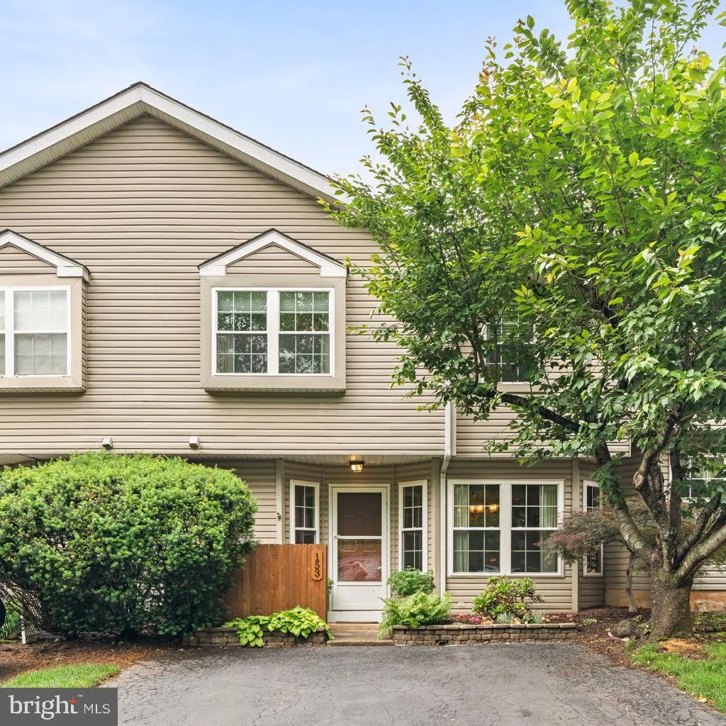 Chalfont, Pennsylvania 18914, United States, 3 Bedrooms Bedrooms, ,3 BathroomsBathrooms,Residential,Contingent,189438