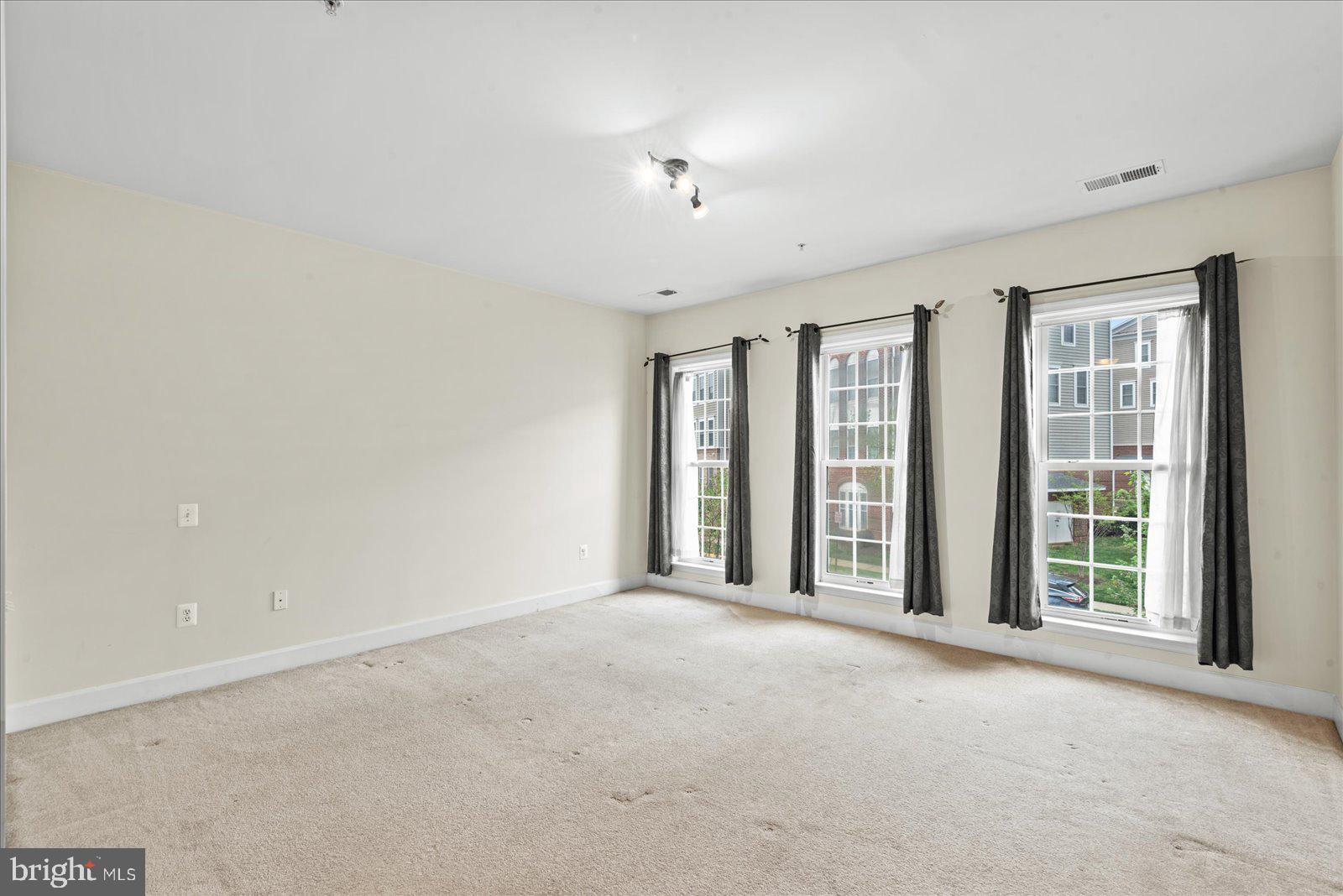 POTOMAC CLUB - Residential