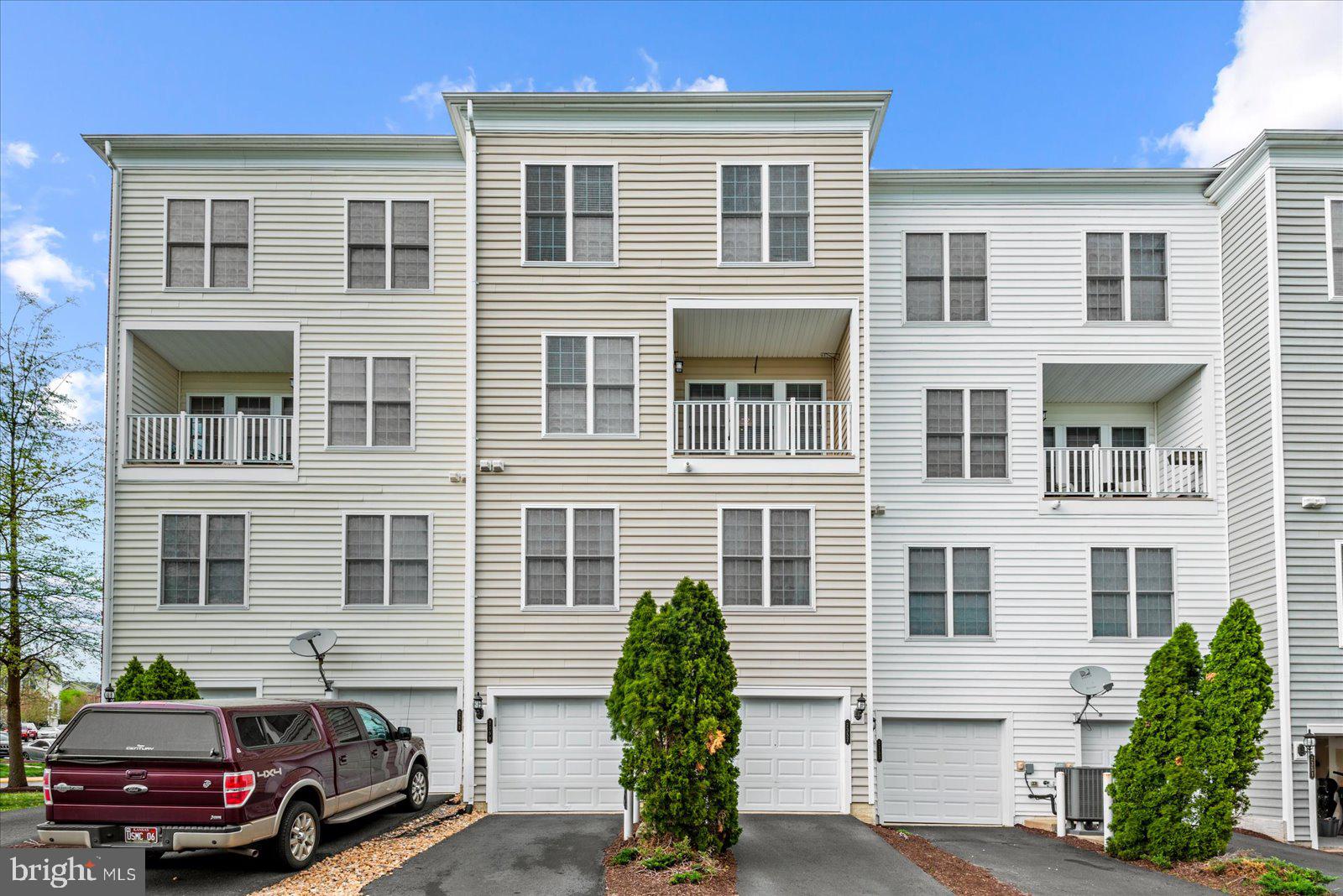 POTOMAC CLUB - Residential