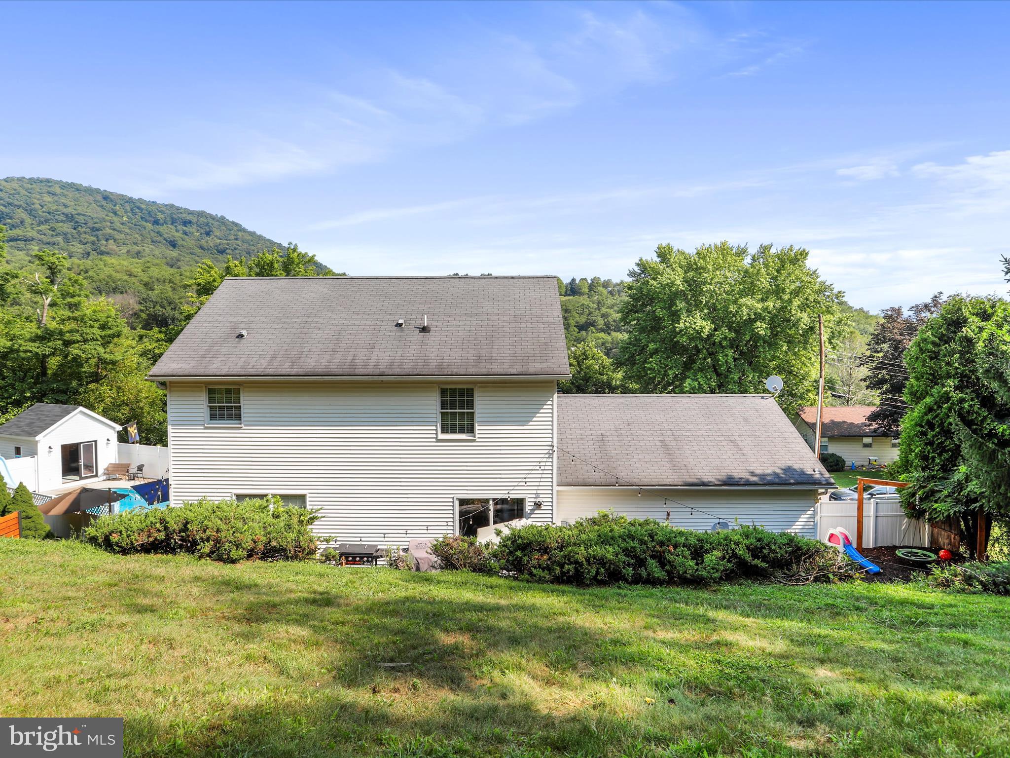 WHITE FARM - Residential
