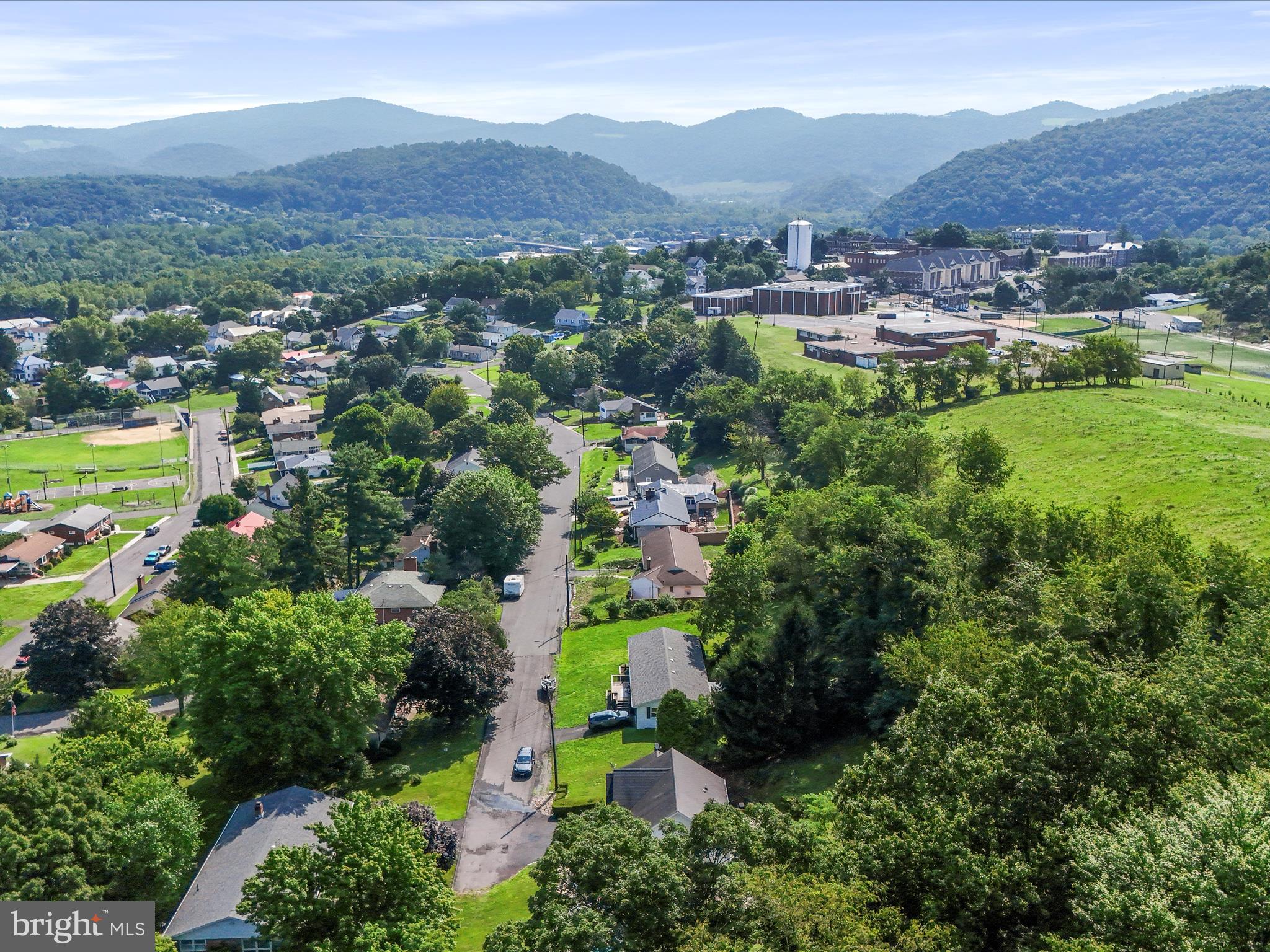 WHITE FARM - Residential