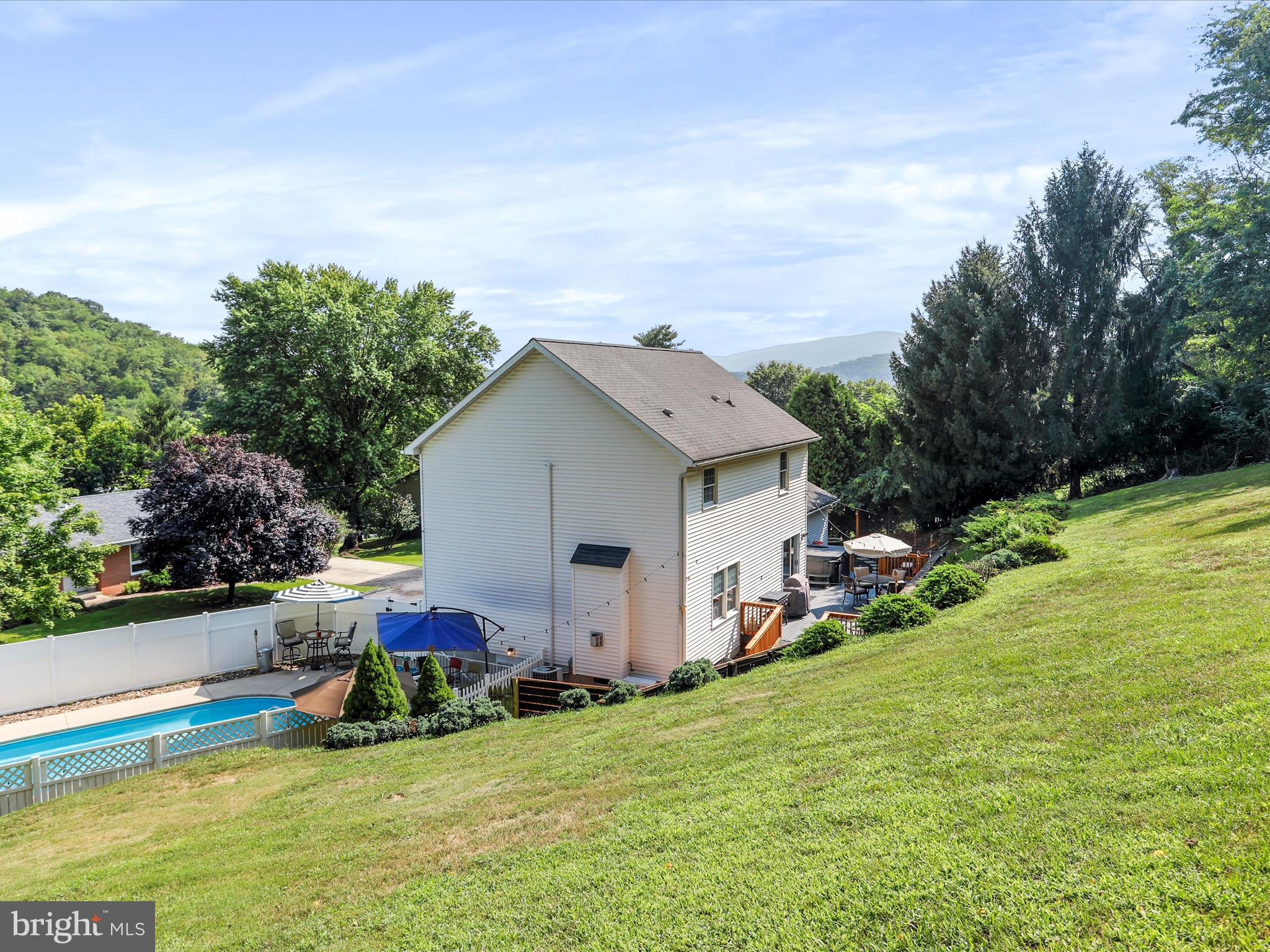 WHITE FARM - Residential