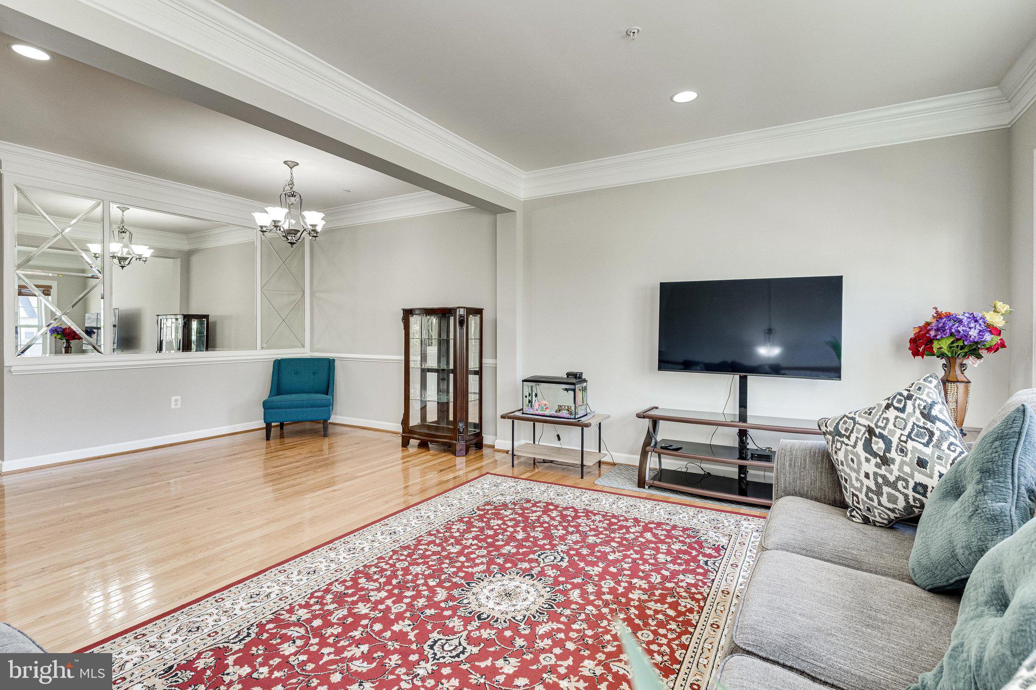 MONTGOMERY WHITE OAK - Residential