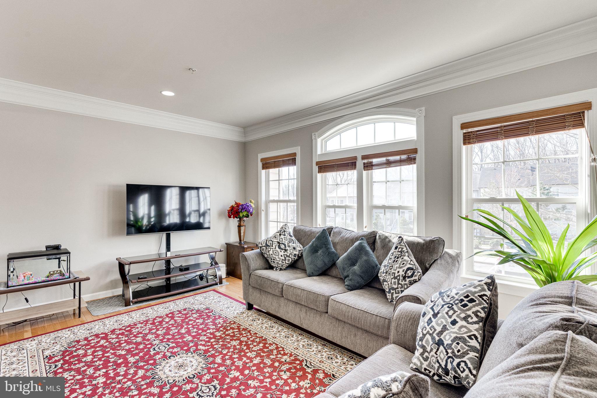 MONTGOMERY WHITE OAK - Residential