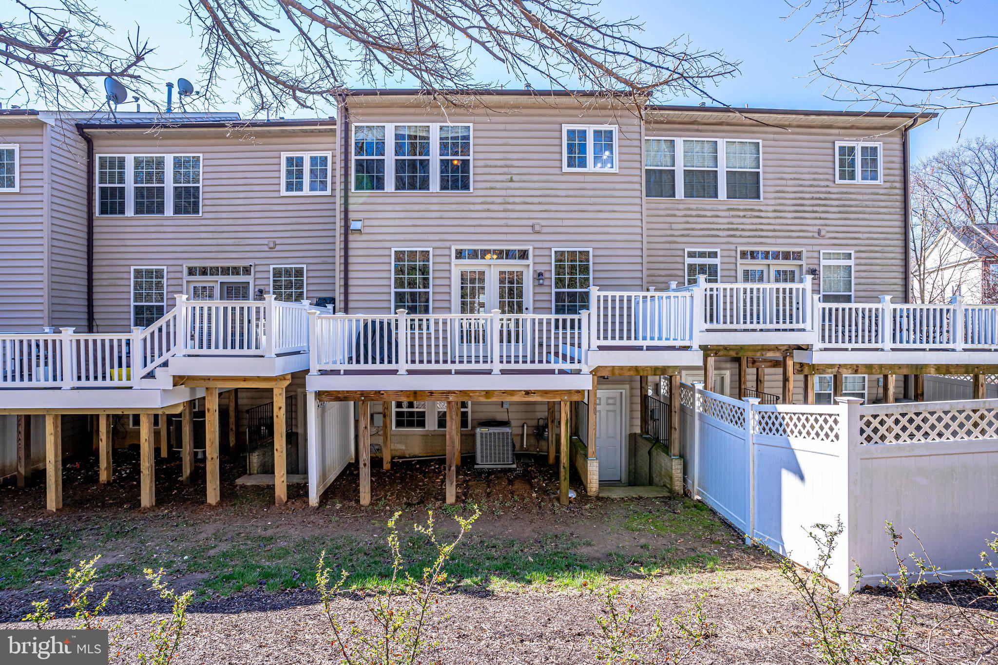 MONTGOMERY WHITE OAK - Residential