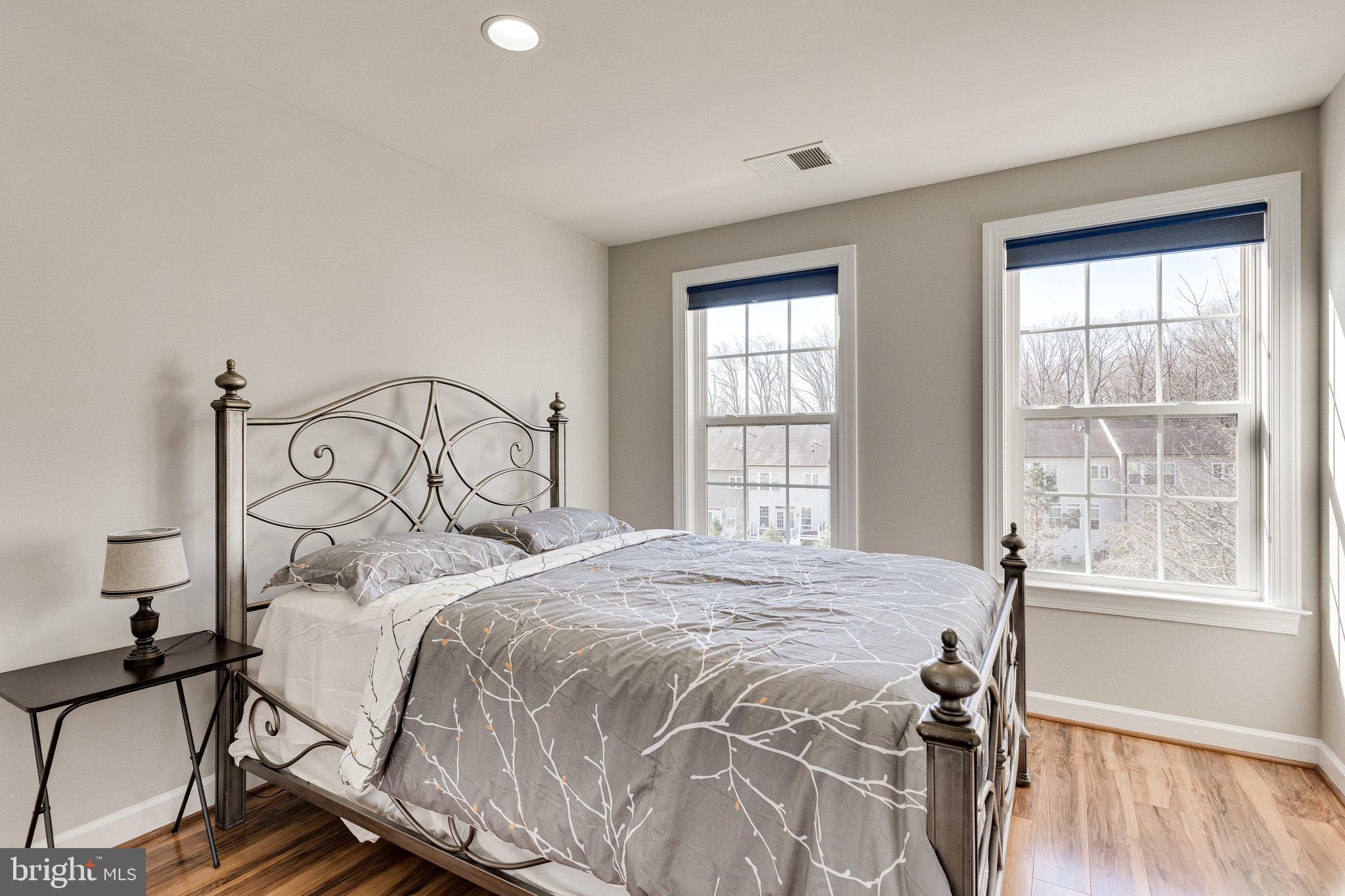 MONTGOMERY WHITE OAK - Residential