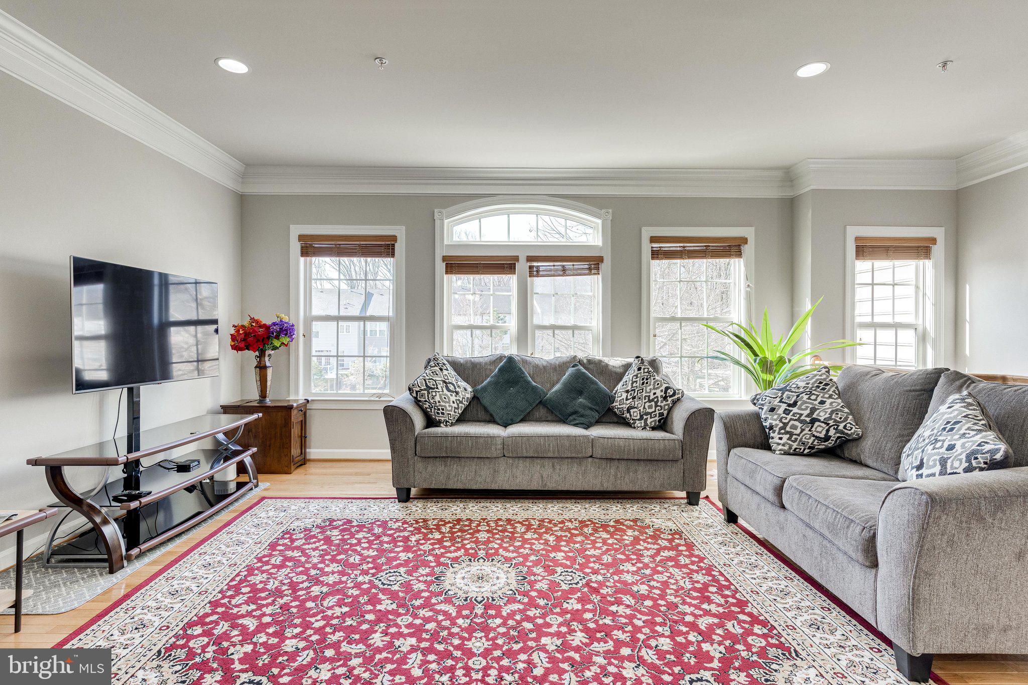 MONTGOMERY WHITE OAK - Residential