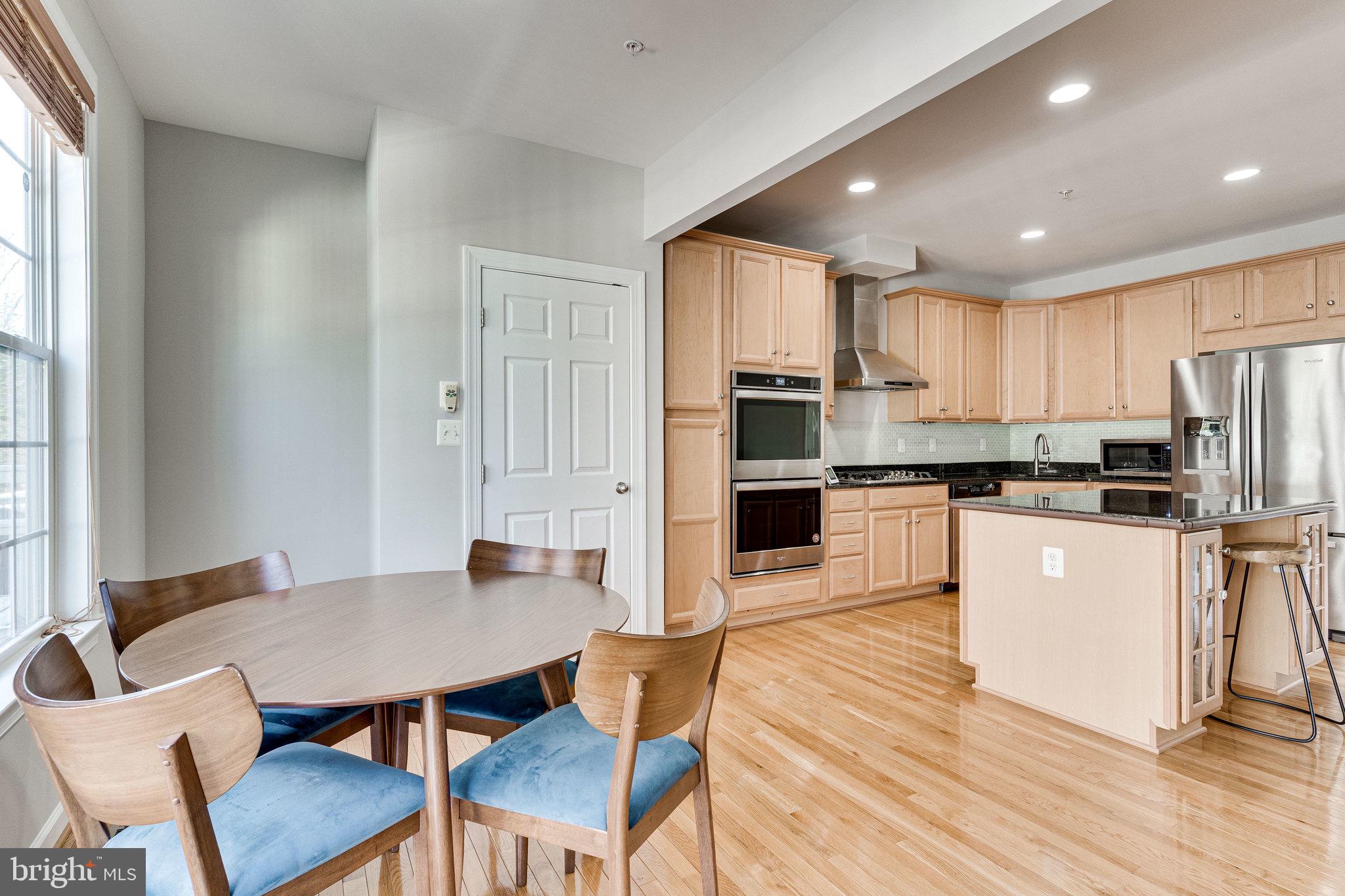 MONTGOMERY WHITE OAK - Residential