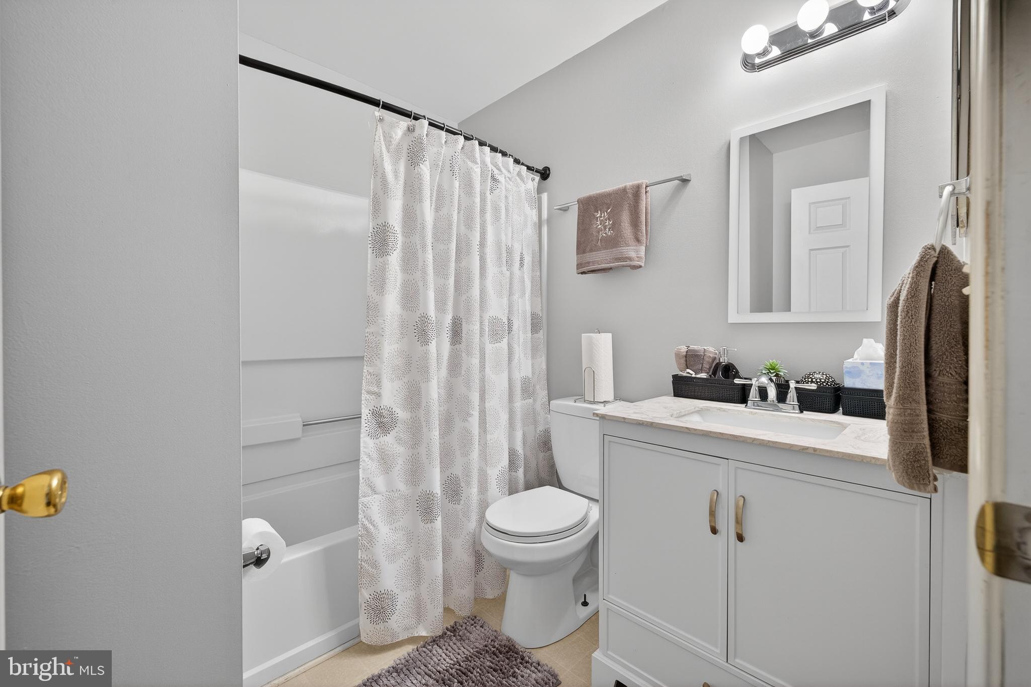 MIDDLETOWN VILLAGE - Residential