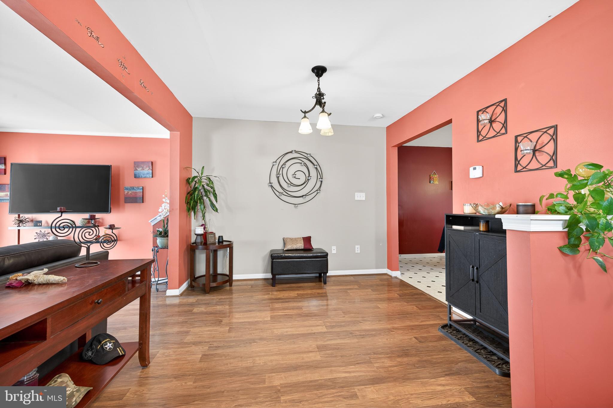 MIDDLETOWN VILLAGE - Residential