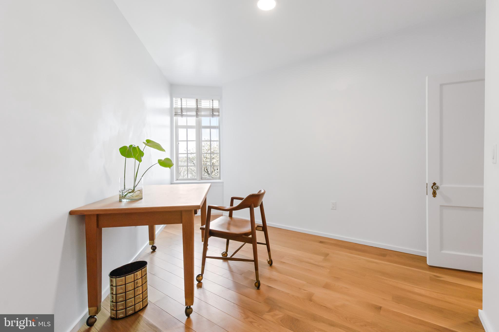 RIVERVIEW MANOR - Residential