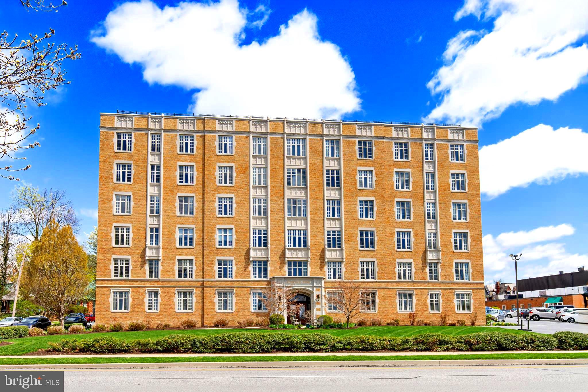 RIVERVIEW MANOR - Residential