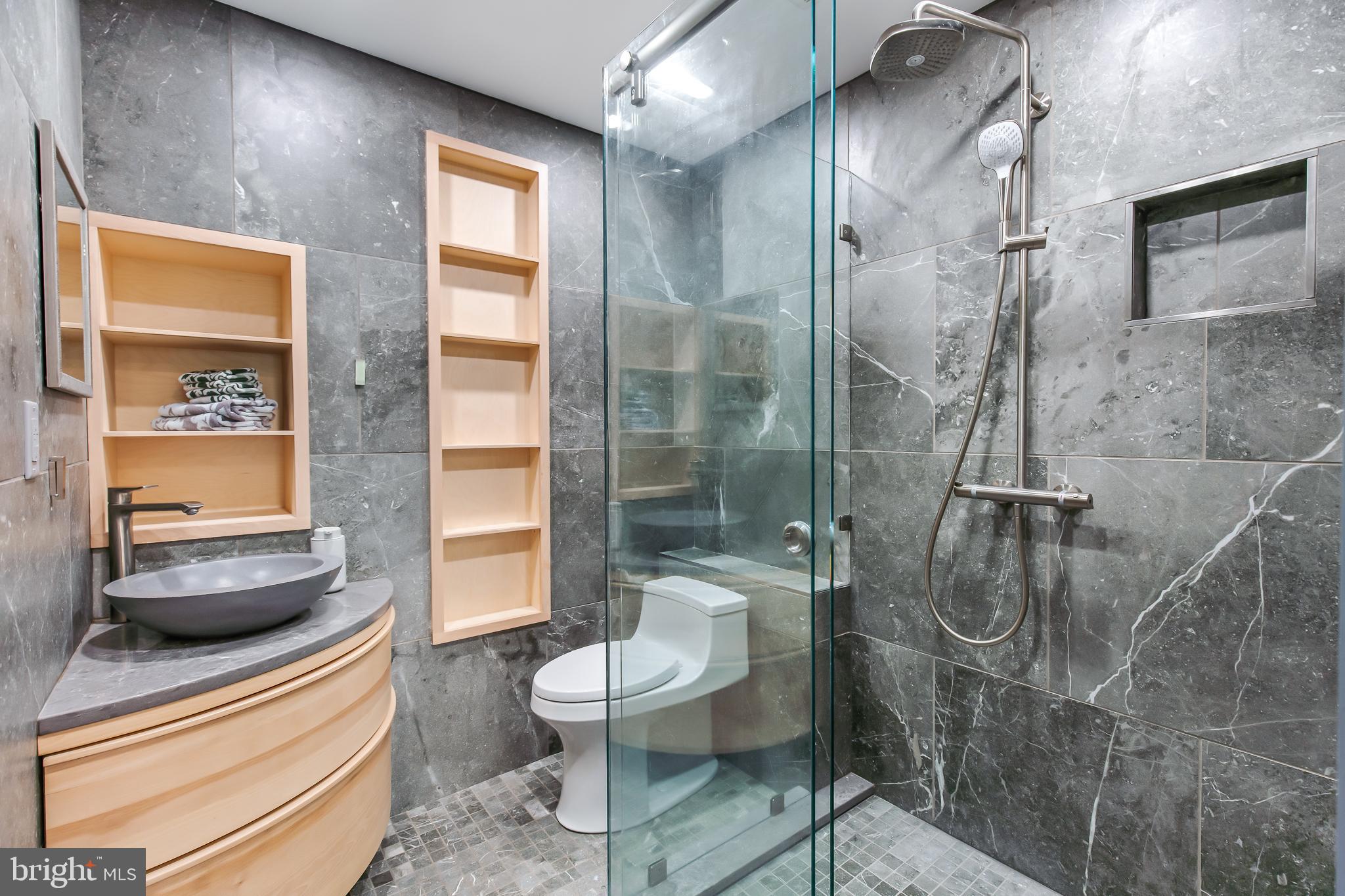 RIVERVIEW MANOR - Residential