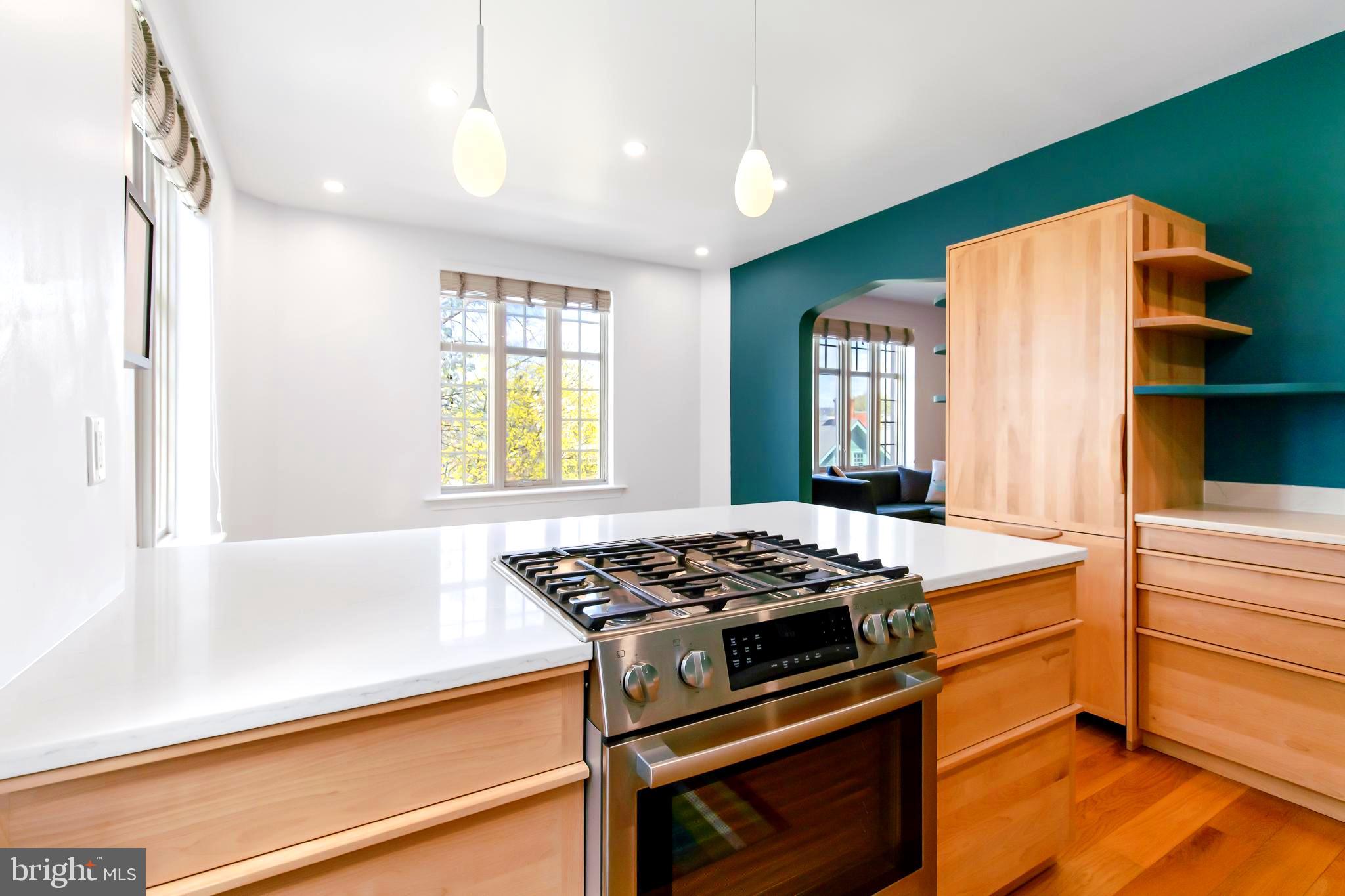 RIVERVIEW MANOR - Residential