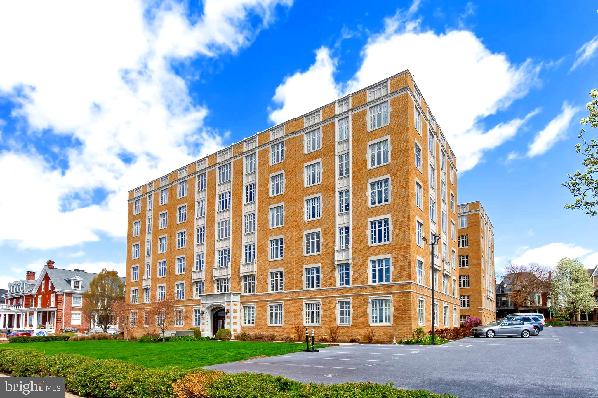 RIVERVIEW MANOR - Residential