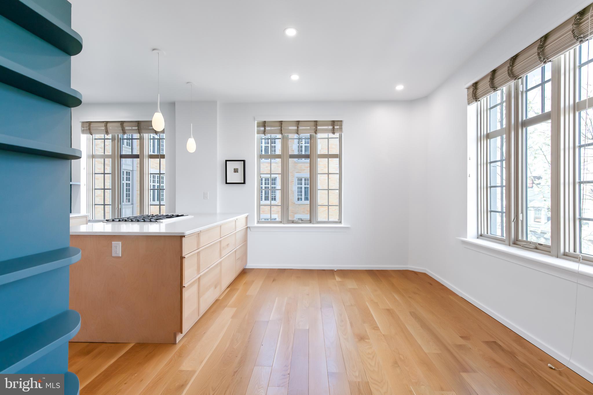 RIVERVIEW MANOR - Residential