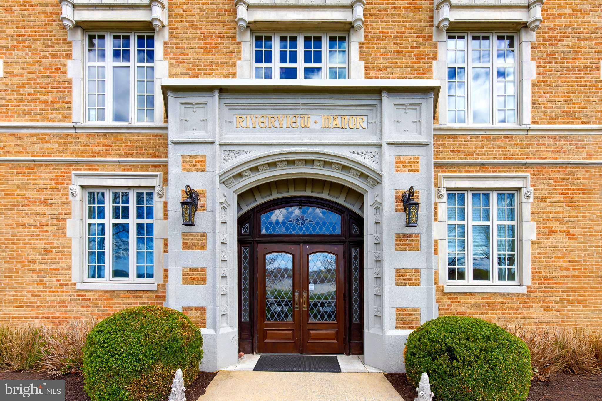 RIVERVIEW MANOR - Residential