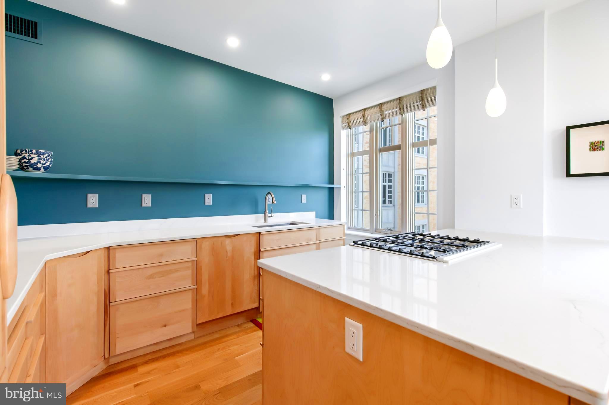 RIVERVIEW MANOR - Residential