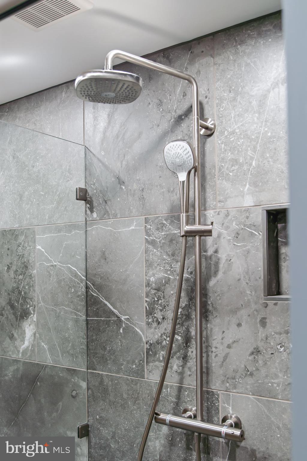 RIVERVIEW MANOR - Residential