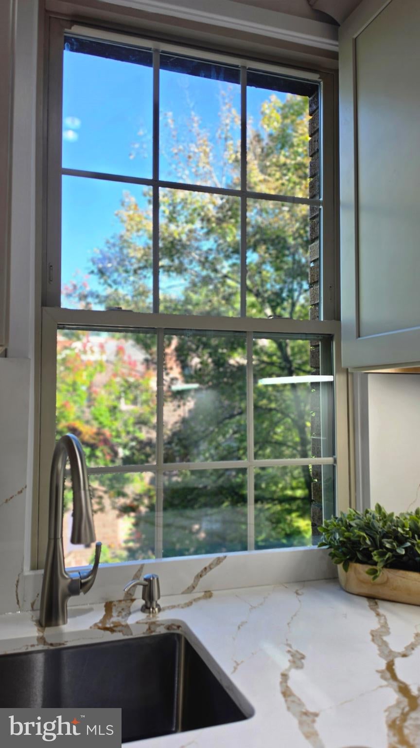 18 NE 9TH STREET NE 301