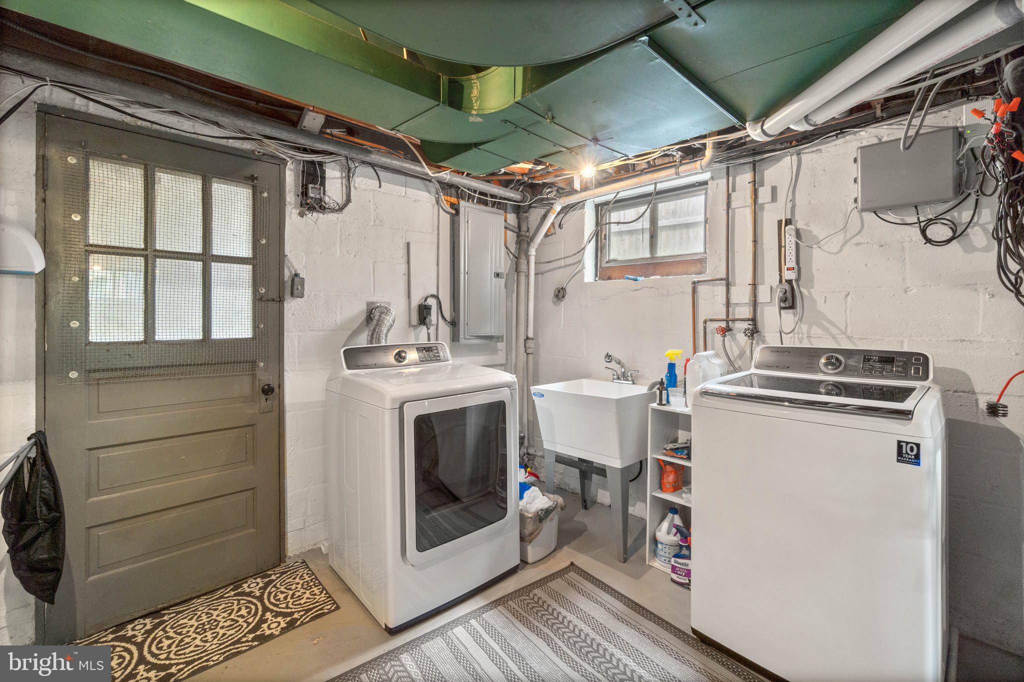 ASHTON HEIGHTS - Residential Lease