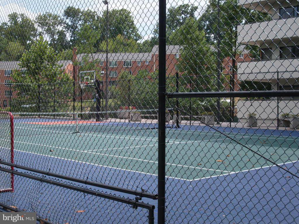 CARLYLE HOUSE - Residential
