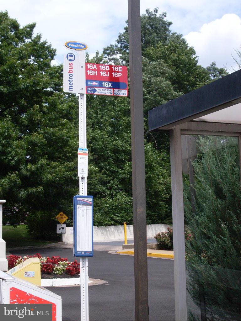 CARLYLE HOUSE - Residential