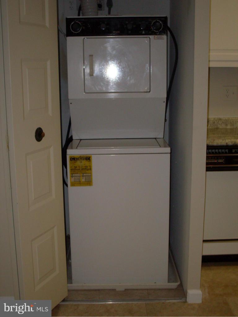 CARLYLE HOUSE - Residential