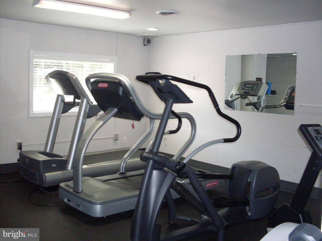 CARLYLE HOUSE - Residential