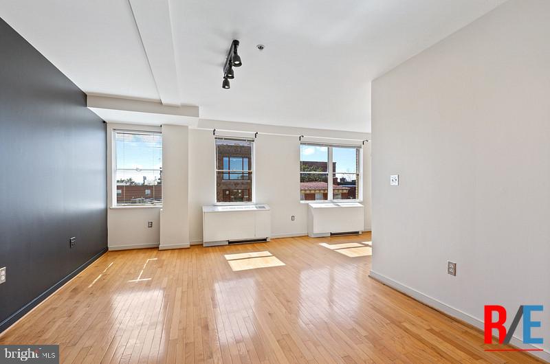 OLD TOWN - Residential Lease