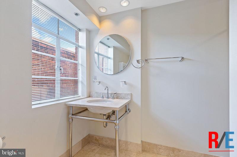 OLD TOWN - Residential Lease