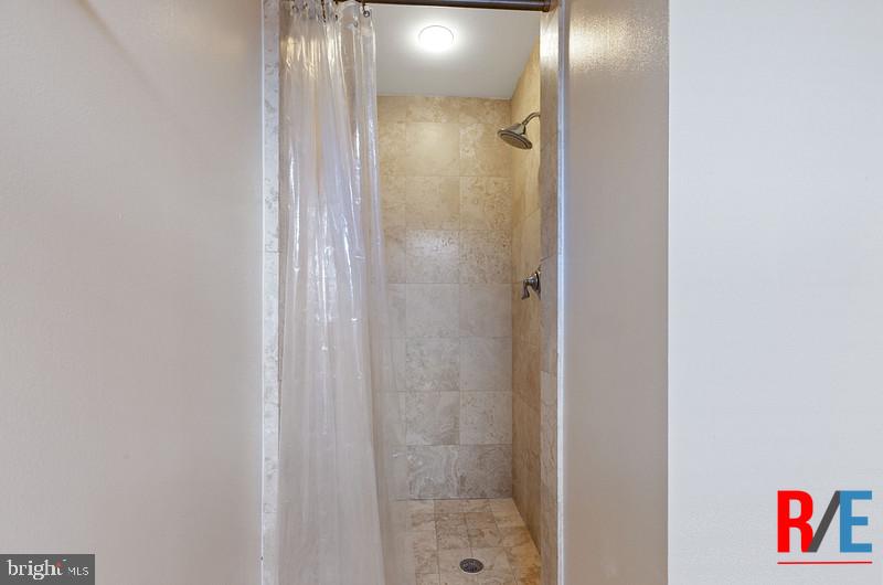 OLD TOWN - Residential Lease