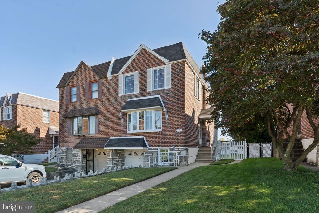 Photo of 221 Ridgefield Road, PHILADELPHIA, PA 19154 (MLS # PAPH2545386)