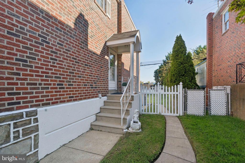 Photo of 221 Ridgefield Road, PHILADELPHIA, PA 19154 (MLS # PAPH2545386)
