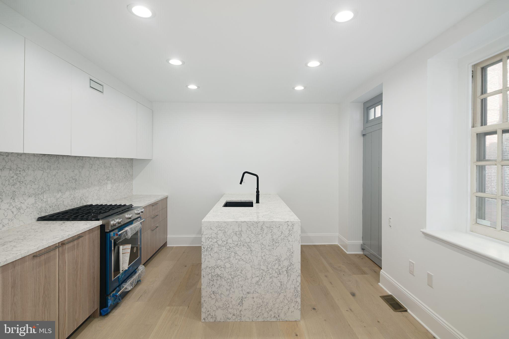 SOCIETY HILL - Residential Lease