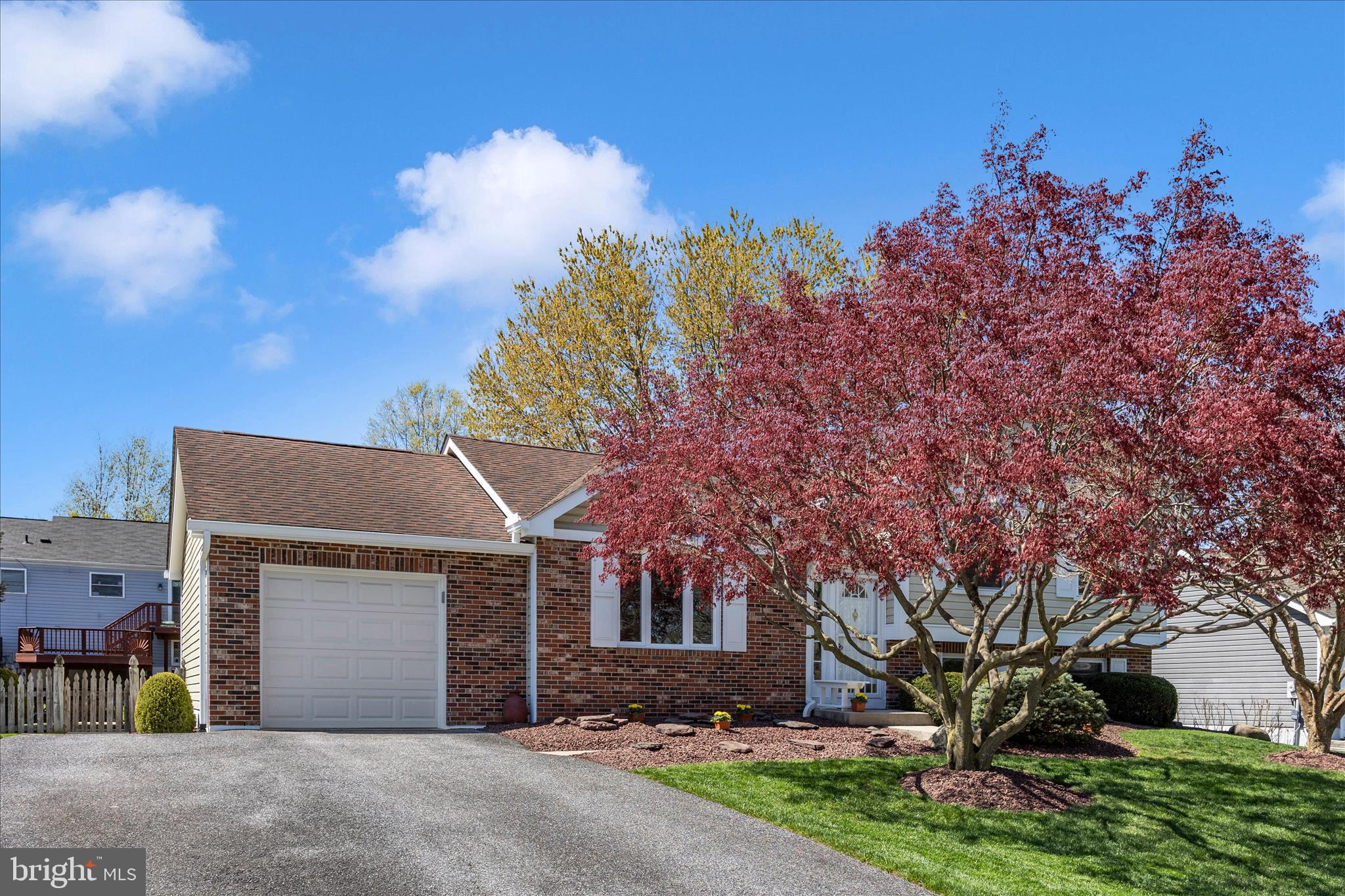 FOUNTAIN ROCK MANOR - Residential