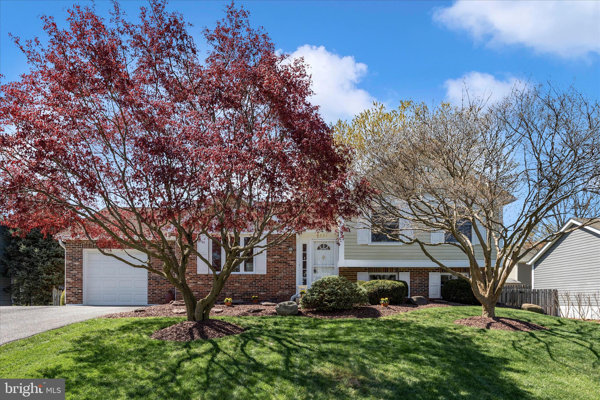 FOUNTAIN ROCK MANOR - Residential