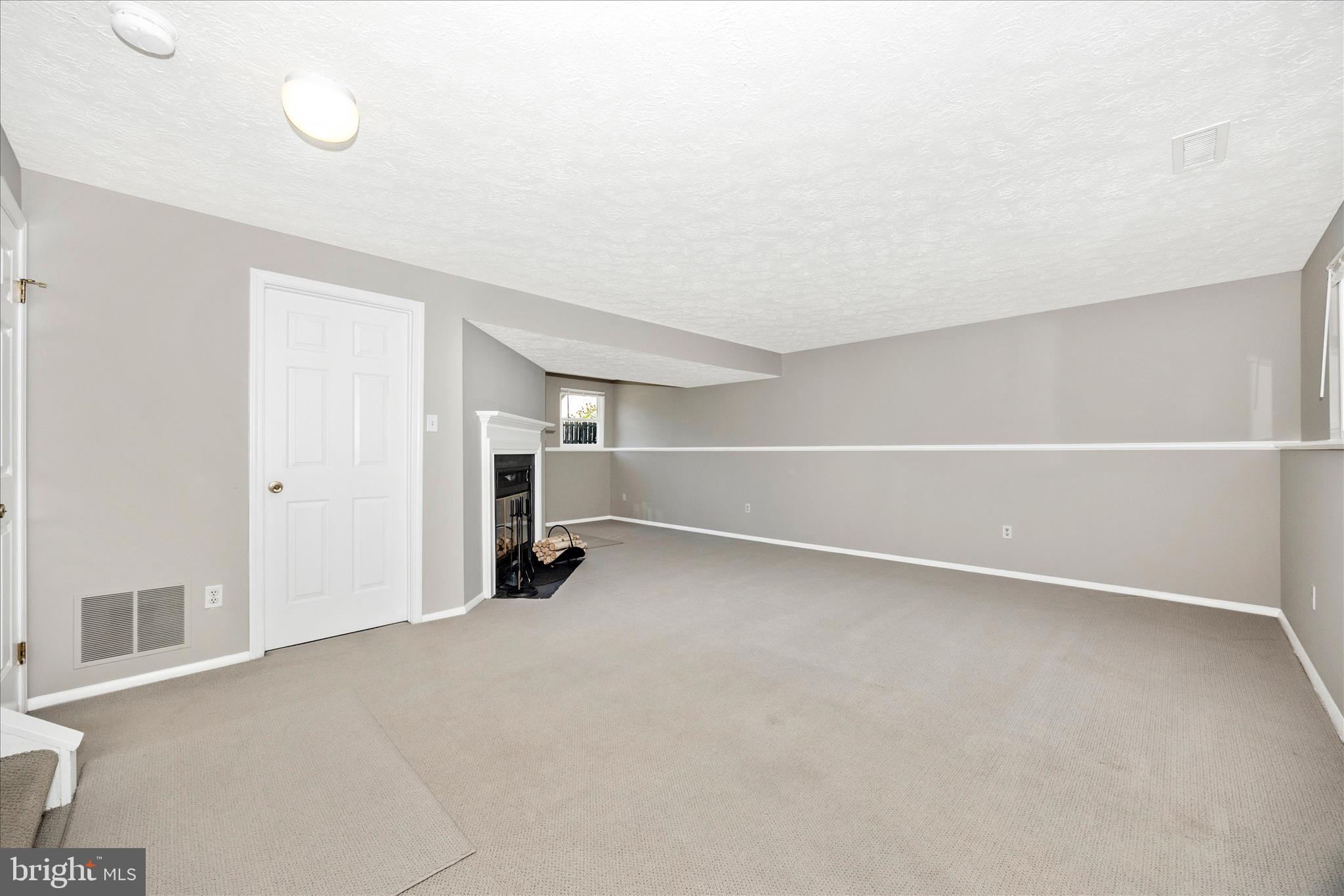 FOUNTAIN ROCK MANOR - Residential