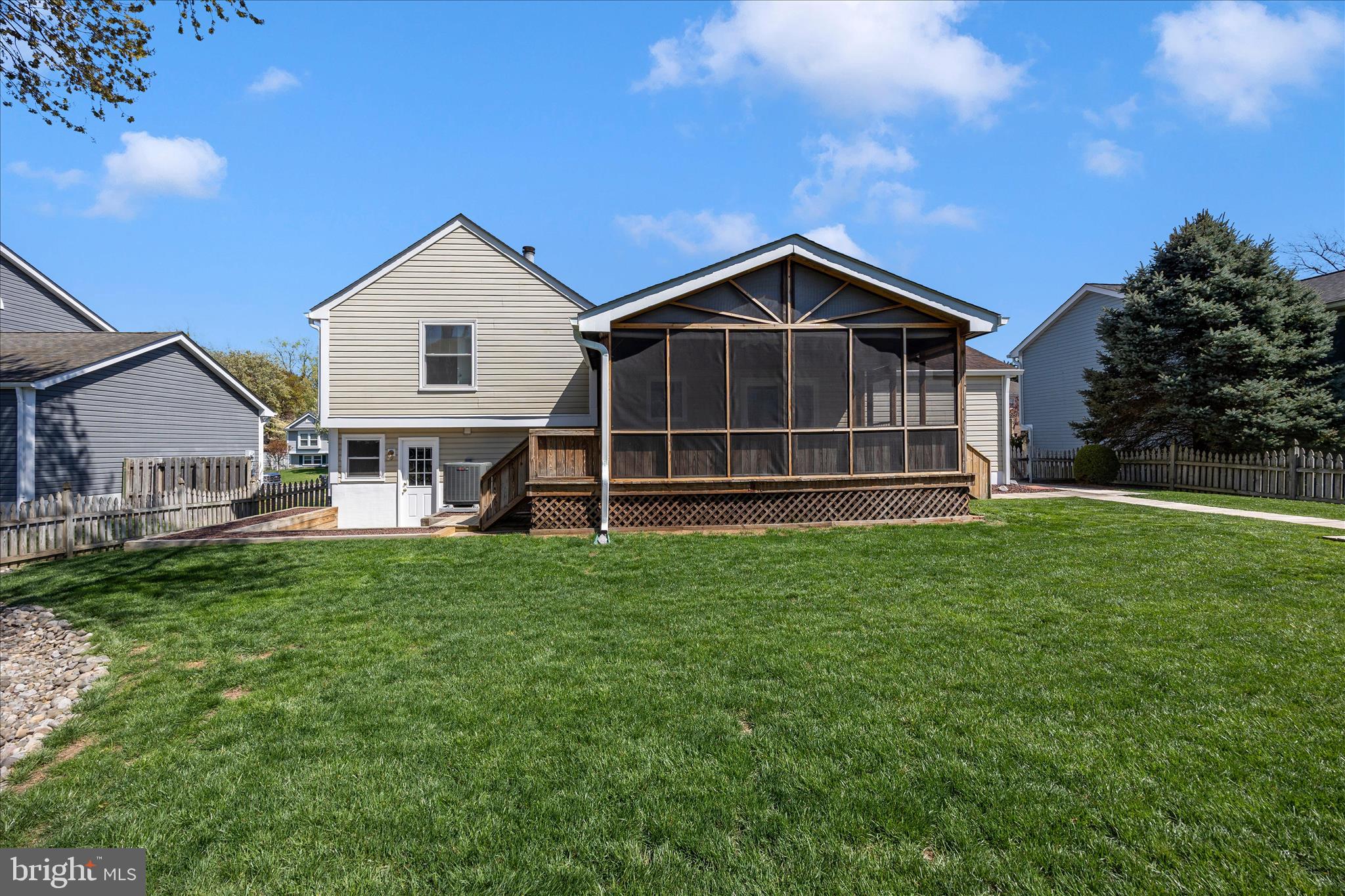 FOUNTAIN ROCK MANOR - Residential