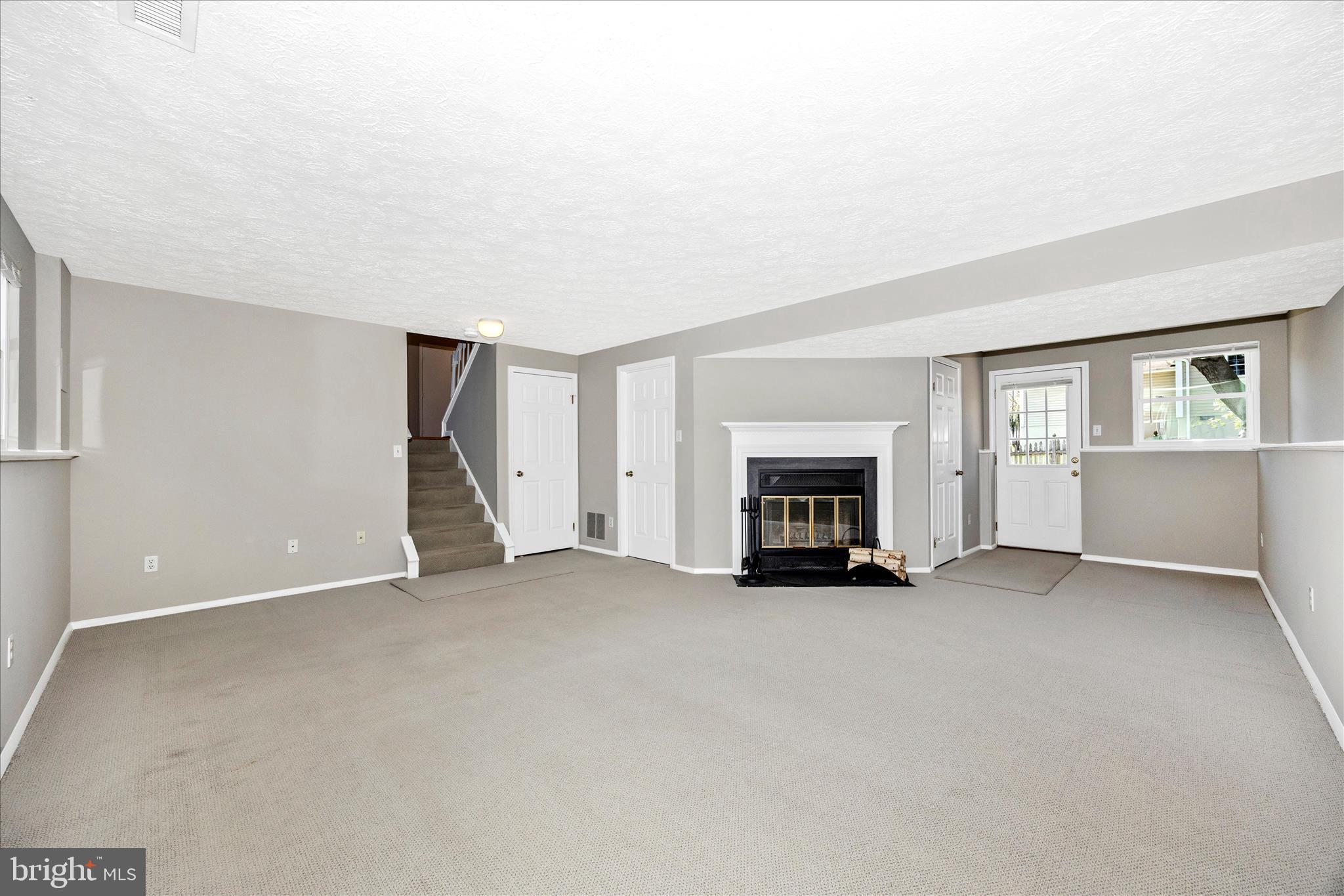 FOUNTAIN ROCK MANOR - Residential