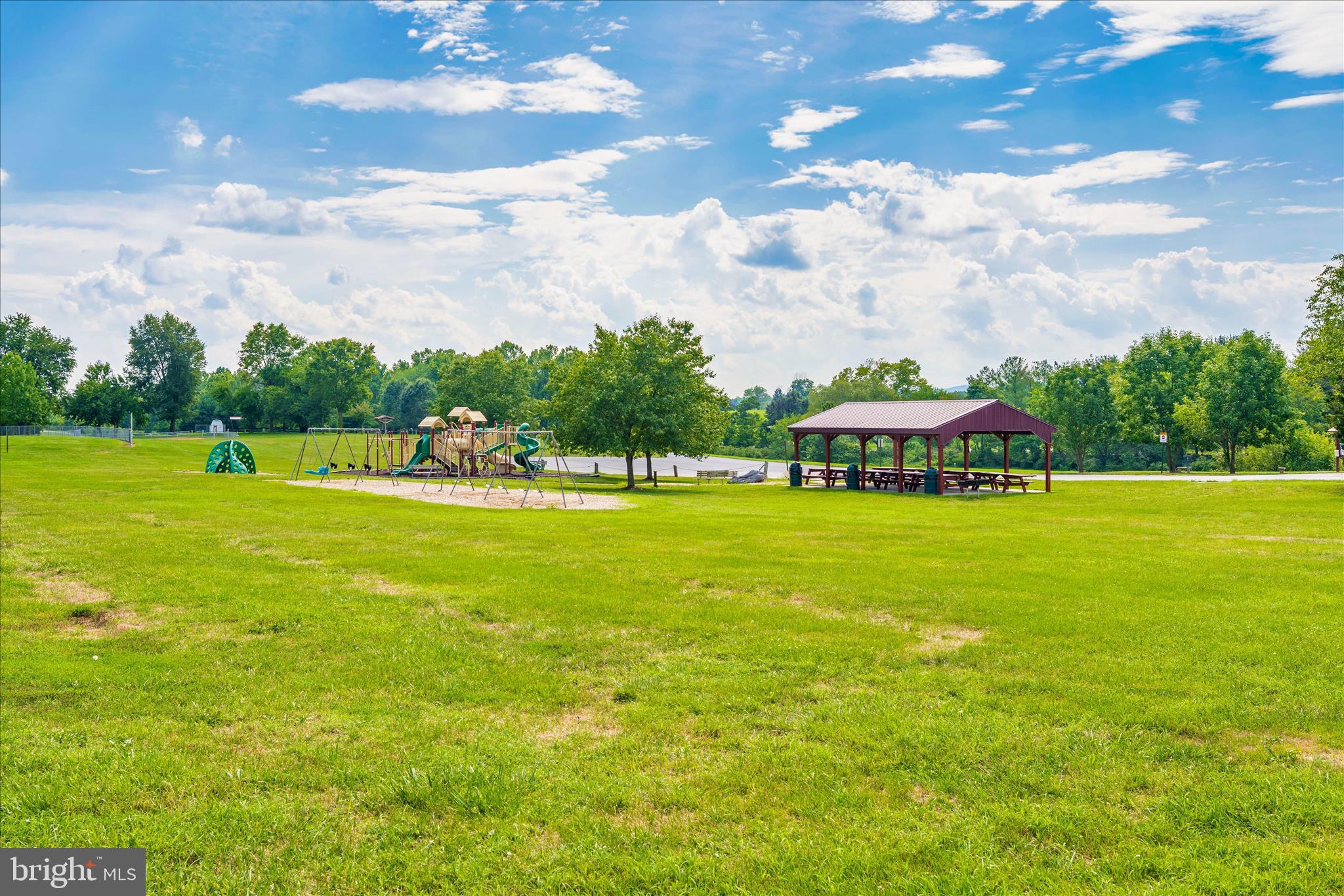 FOUNTAIN ROCK MANOR - Residential