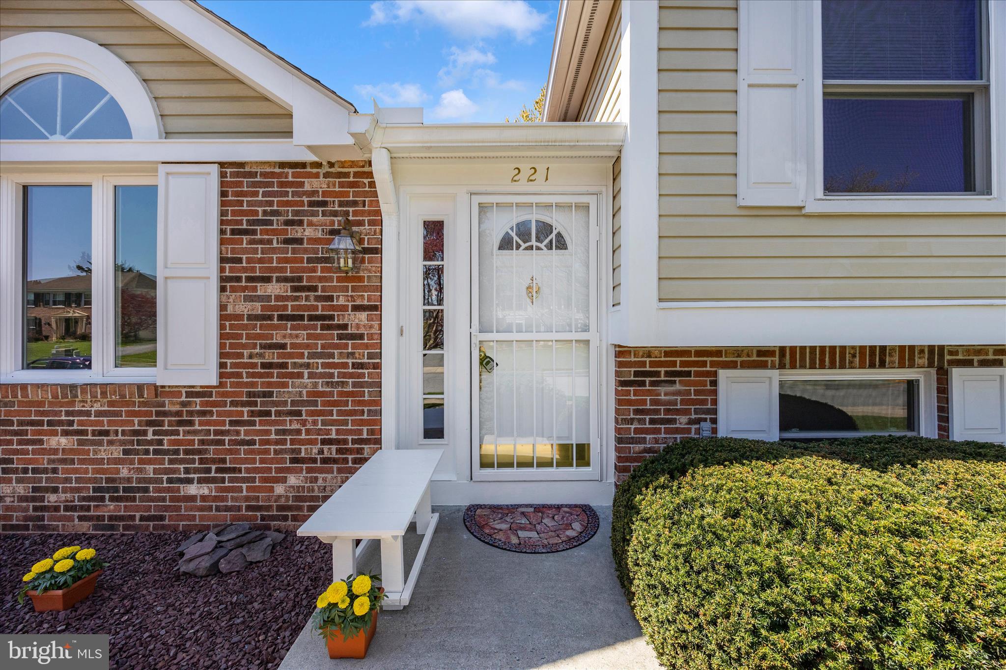 FOUNTAIN ROCK MANOR - Residential