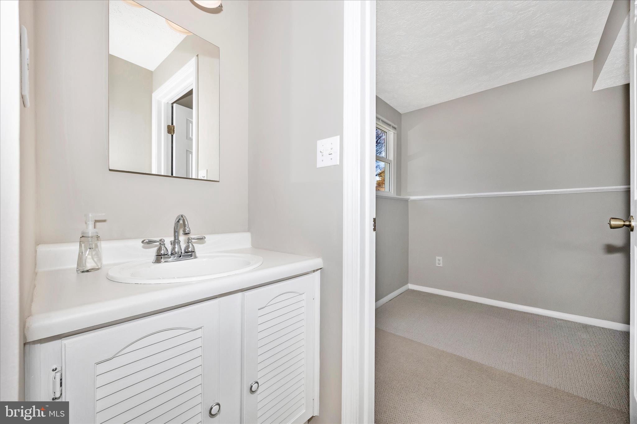 FOUNTAIN ROCK MANOR - Residential