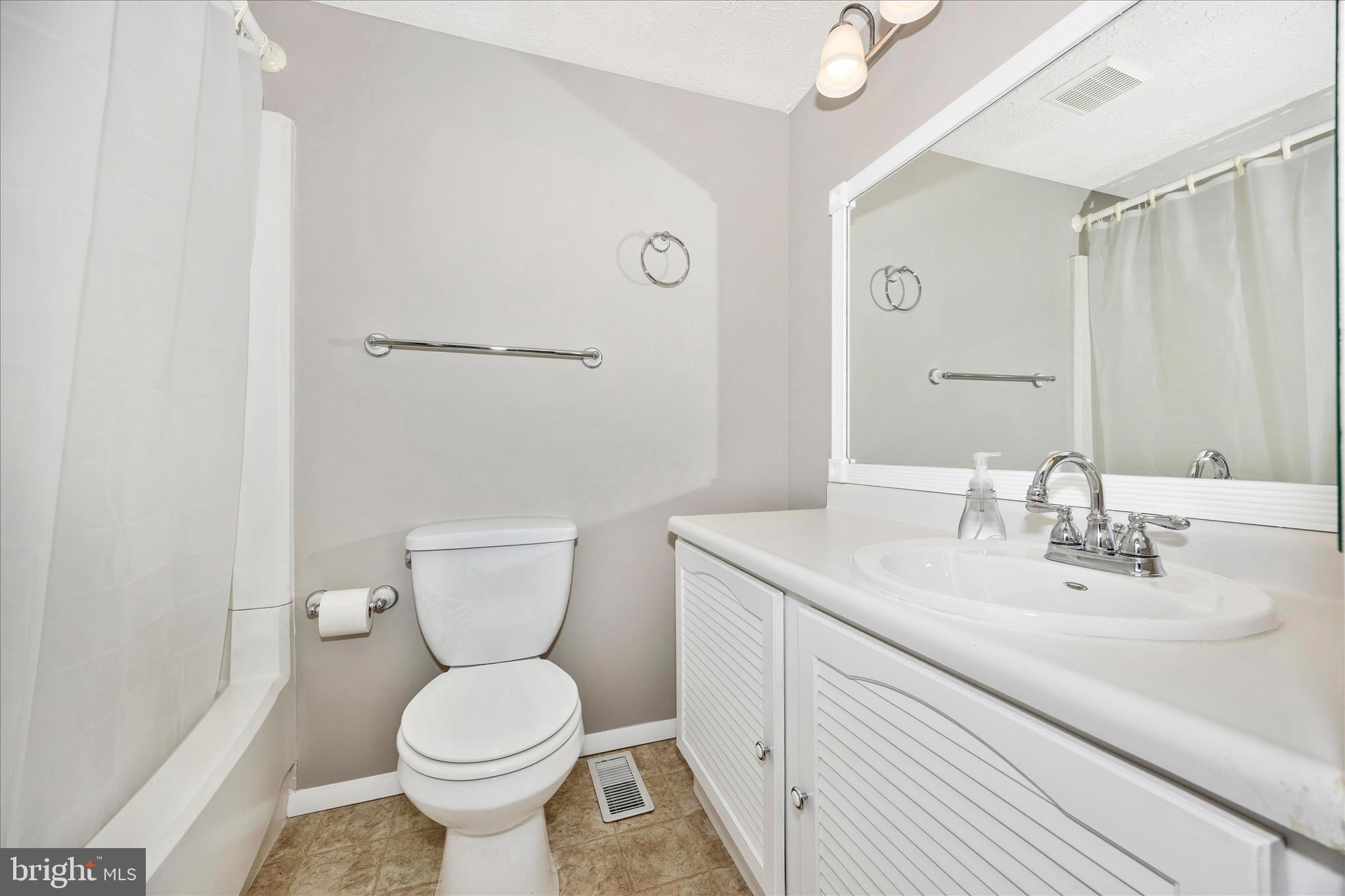 FOUNTAIN ROCK MANOR - Residential