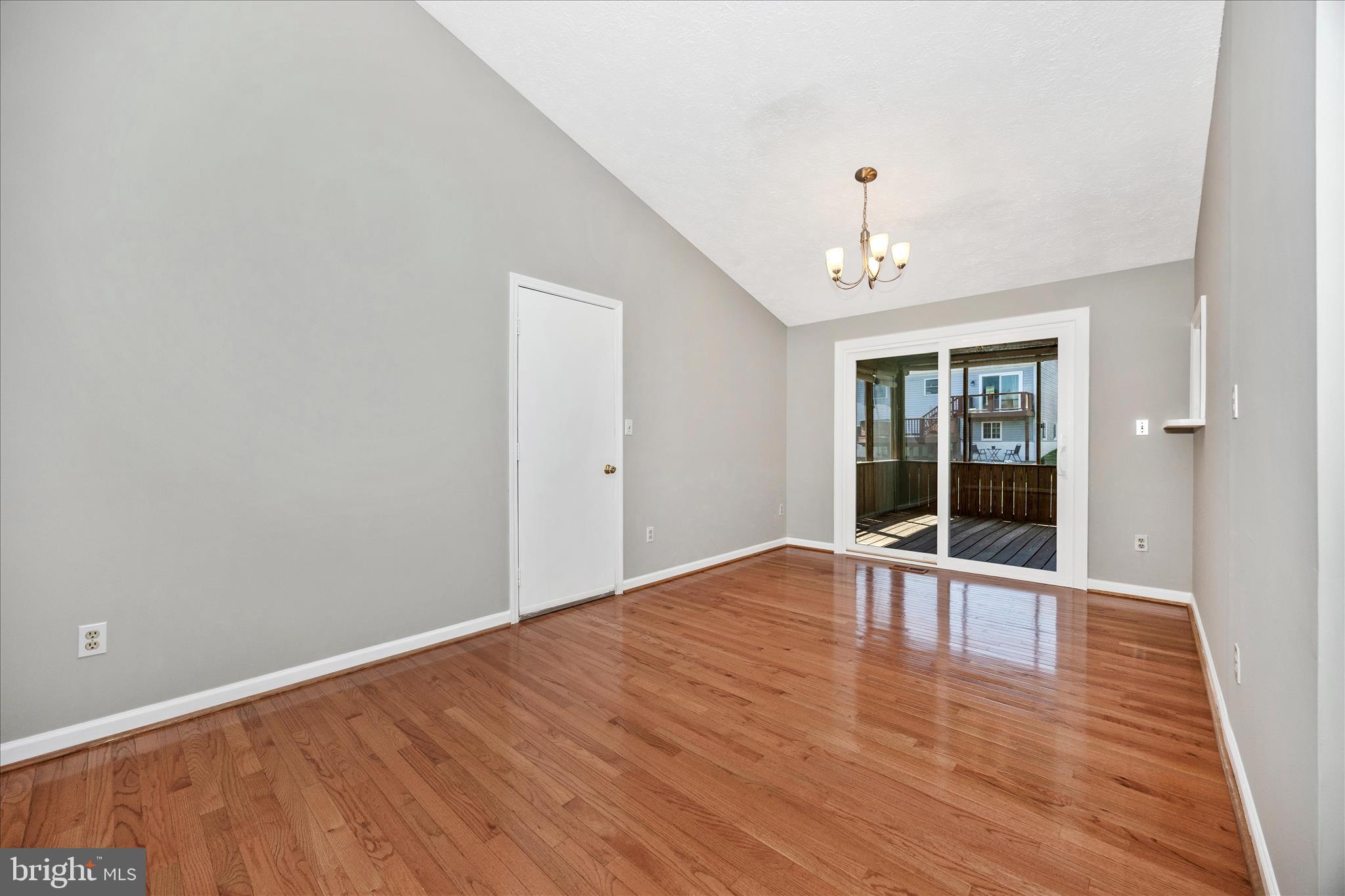 FOUNTAIN ROCK MANOR - Residential