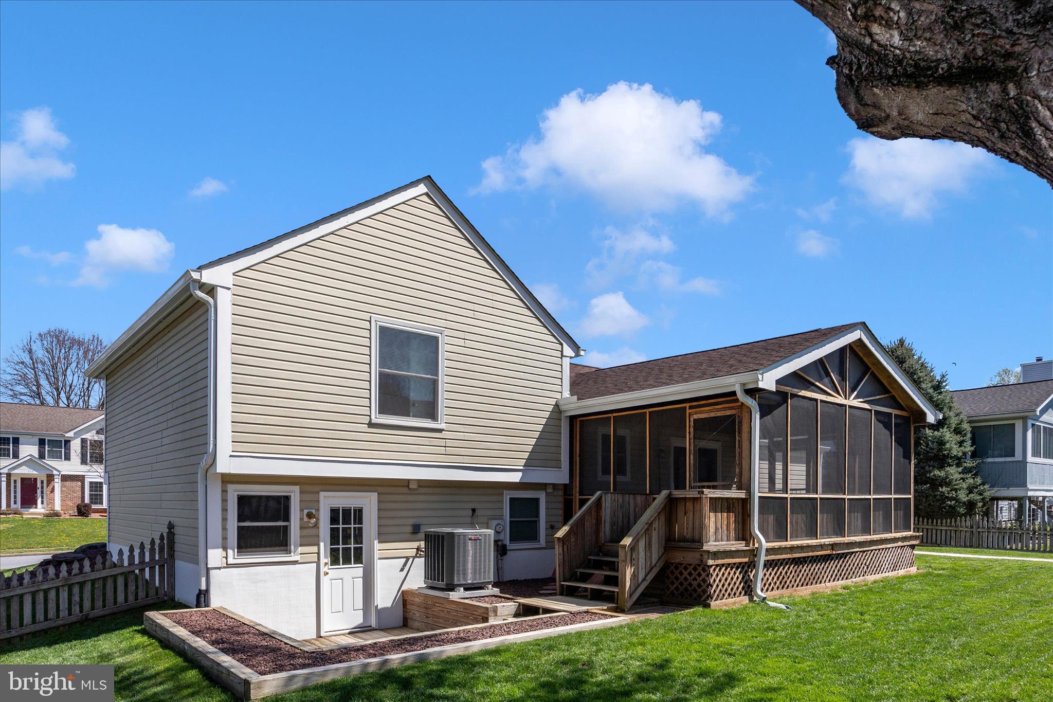 FOUNTAIN ROCK MANOR - Residential