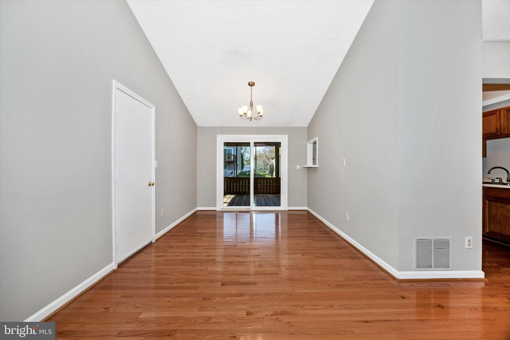 FOUNTAIN ROCK MANOR - Residential