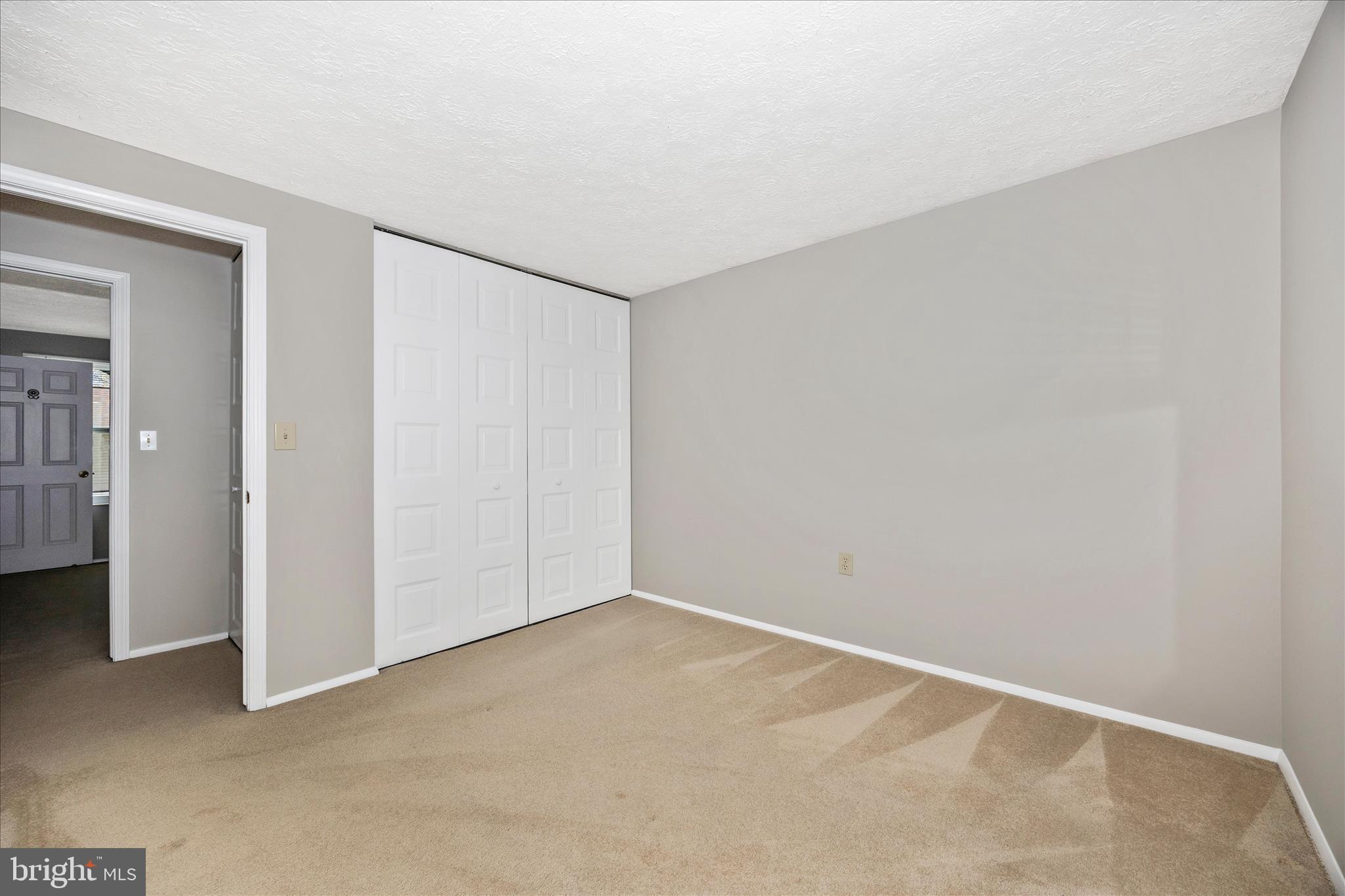 FOUNTAIN ROCK MANOR - Residential