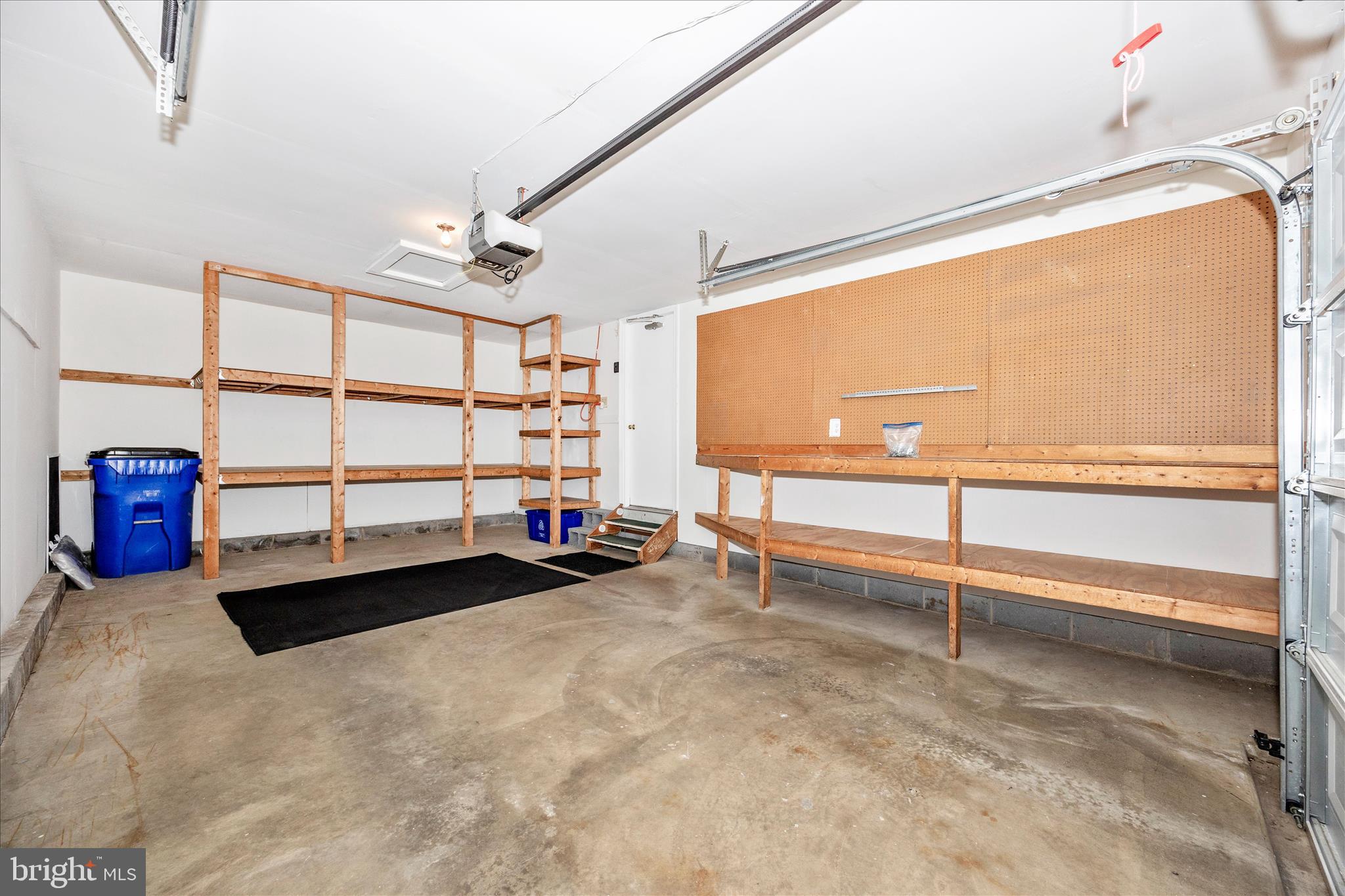 FOUNTAIN ROCK MANOR - Residential